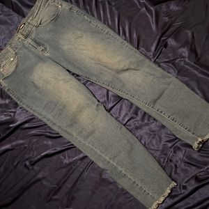 Jeans flare at the bottom fashion Nova